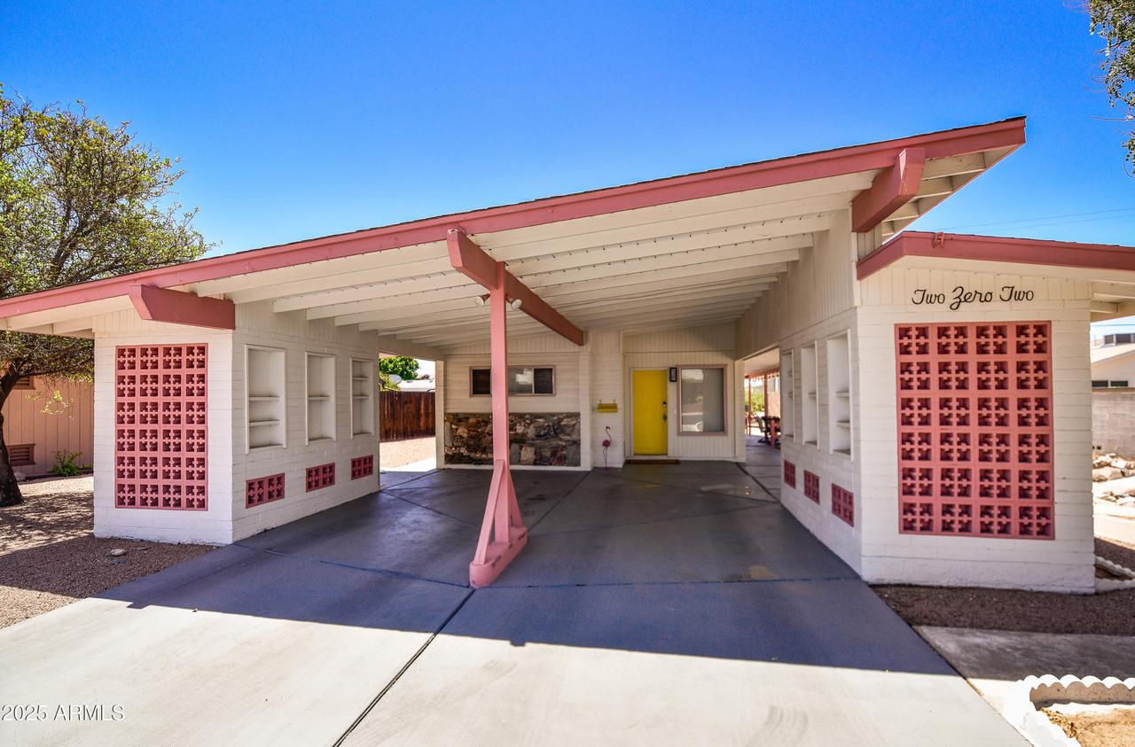 202 N 58th St., Mesa, AZ 85205