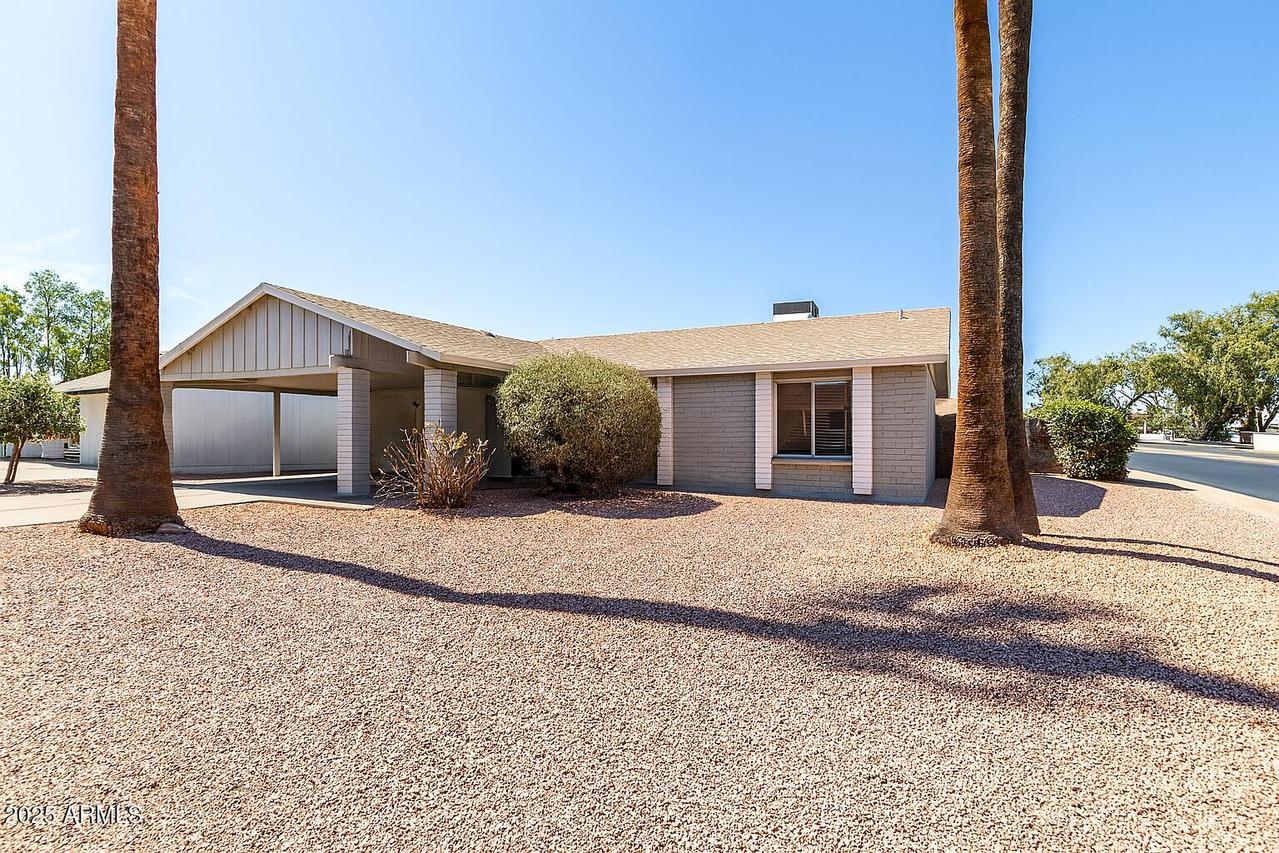 2205 E Garnet Ave., Mesa, AZ 85204