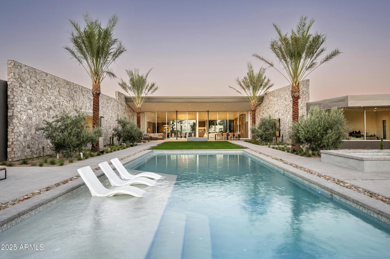 5120 N Casa Blanca Dr., Paradise Valley, AZ 85253