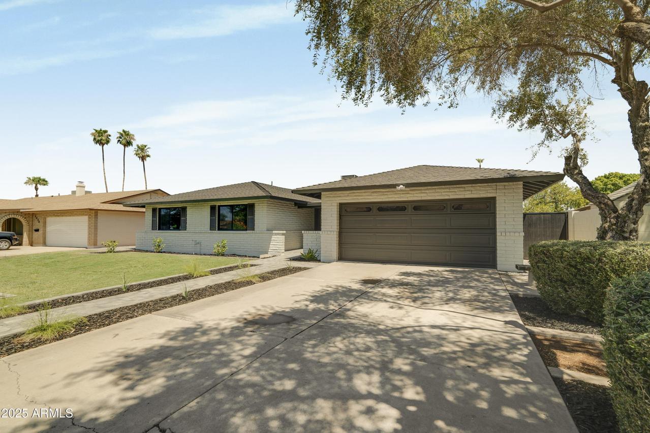 1062 E Watson Dr., Tempe, AZ 85283