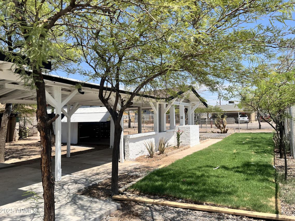1646 S 28th Dr., Phoenix, AZ 85009