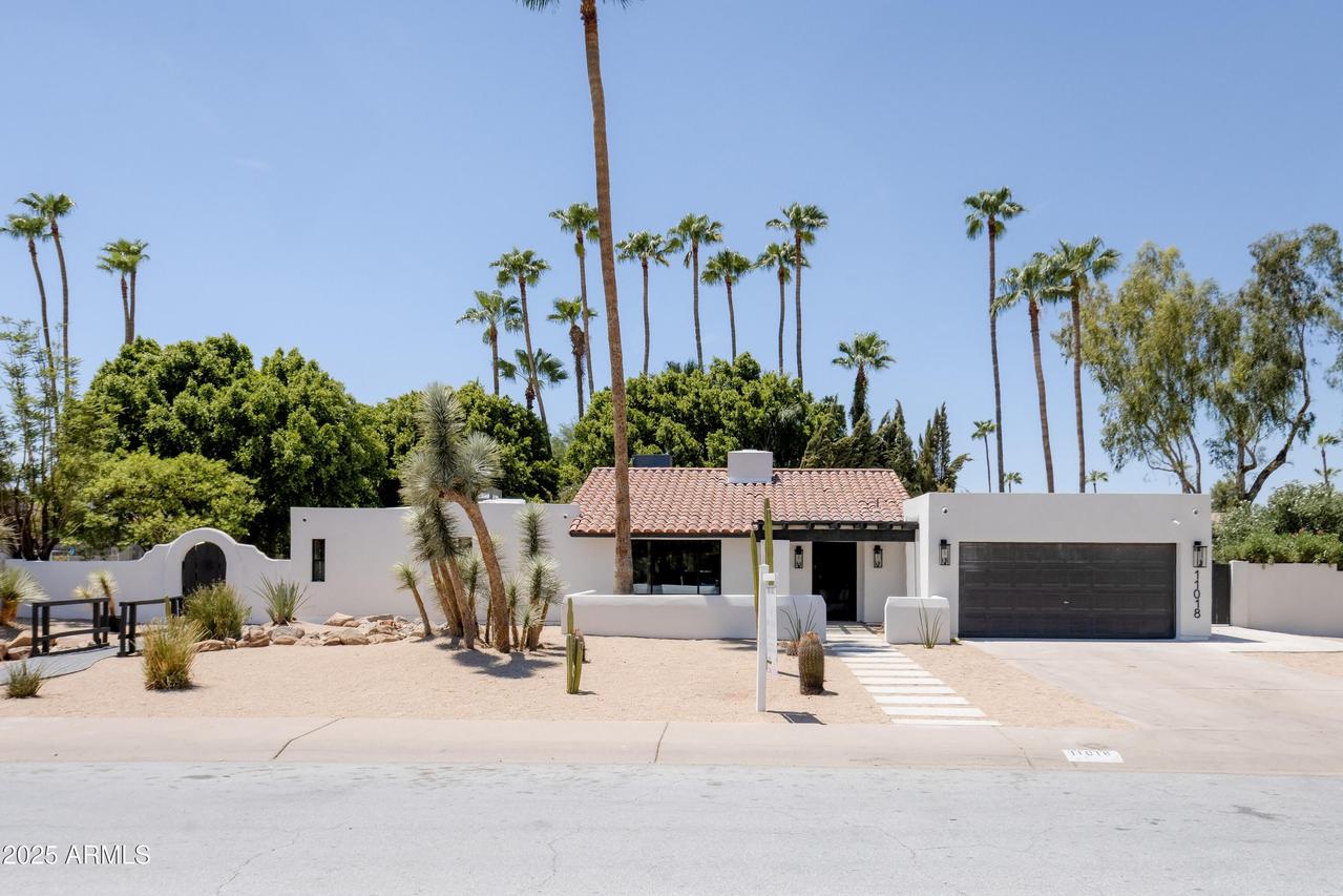 11018 N 42nd St., Phoenix, AZ 85028