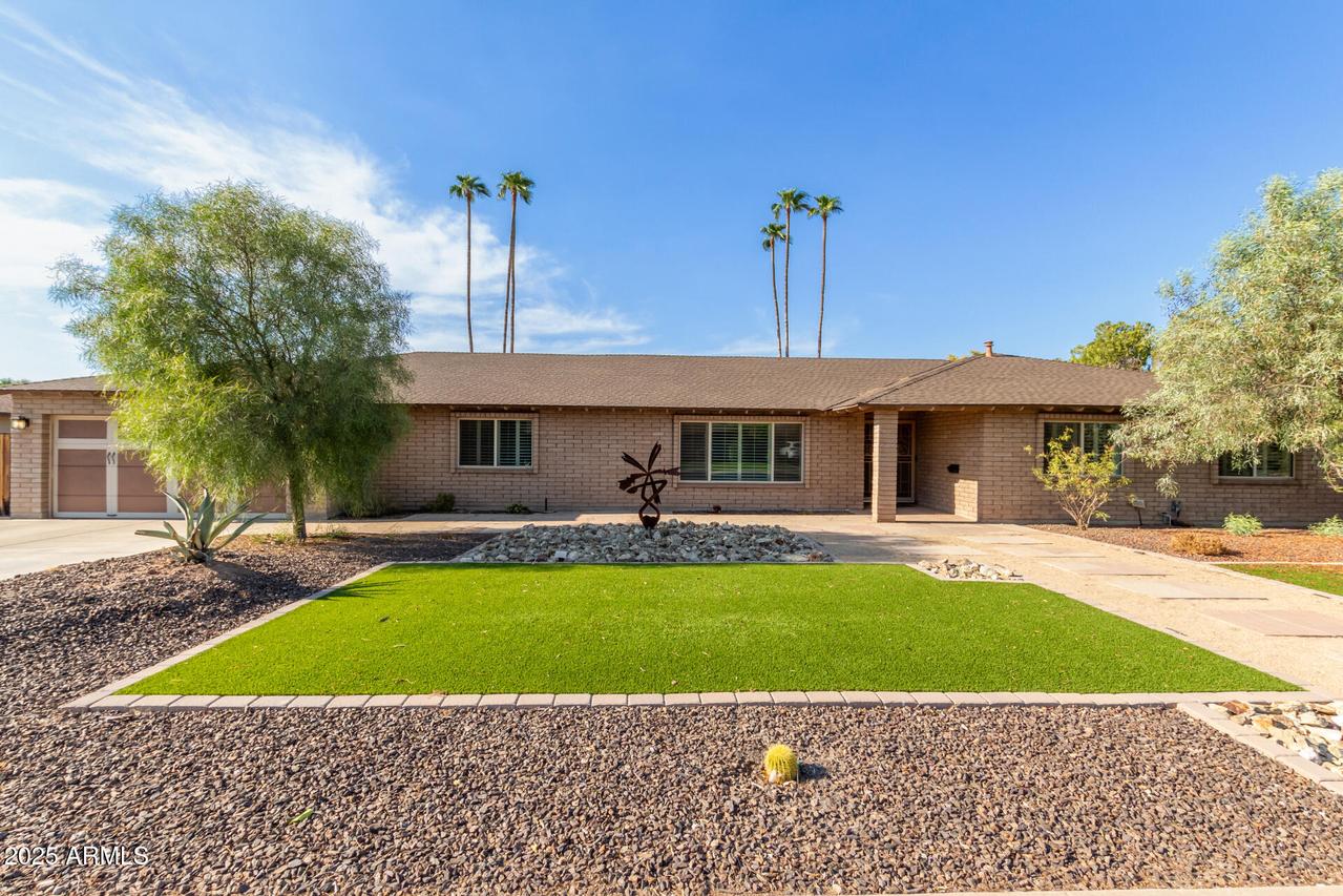 2070 E Manhatton Dr., Tempe, AZ 85282