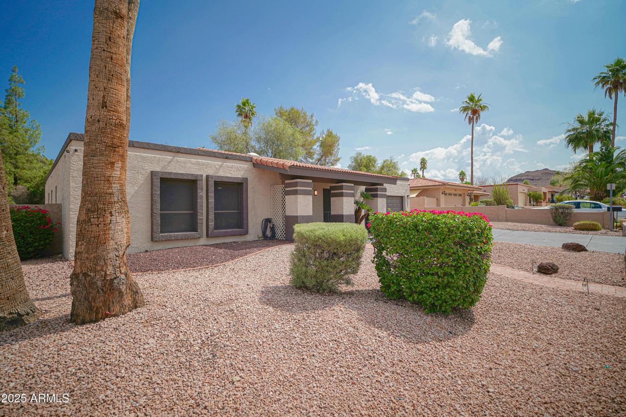 702 E Coral Gables Dr., Phoenix, AZ 85022
