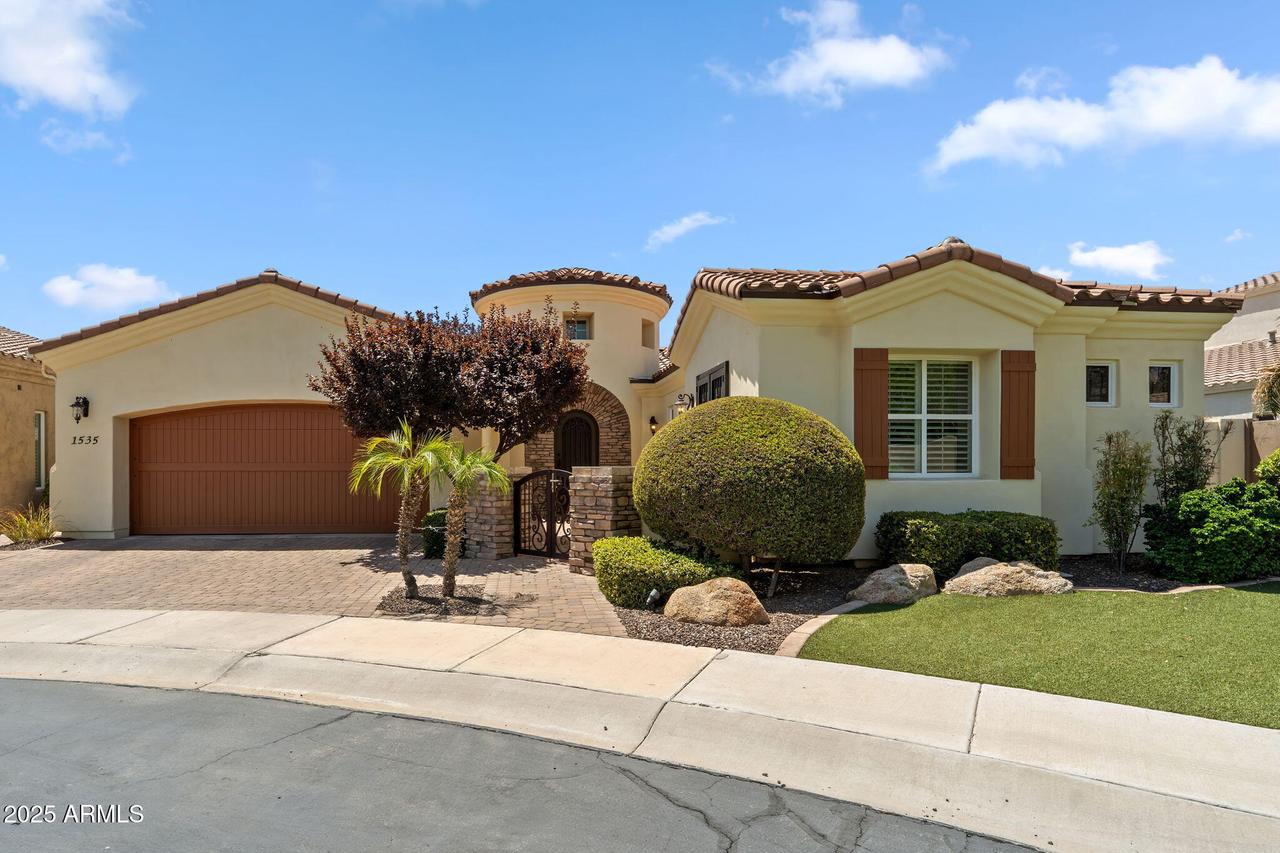 1535 W Winter Dr., Phoenix, AZ 85021
