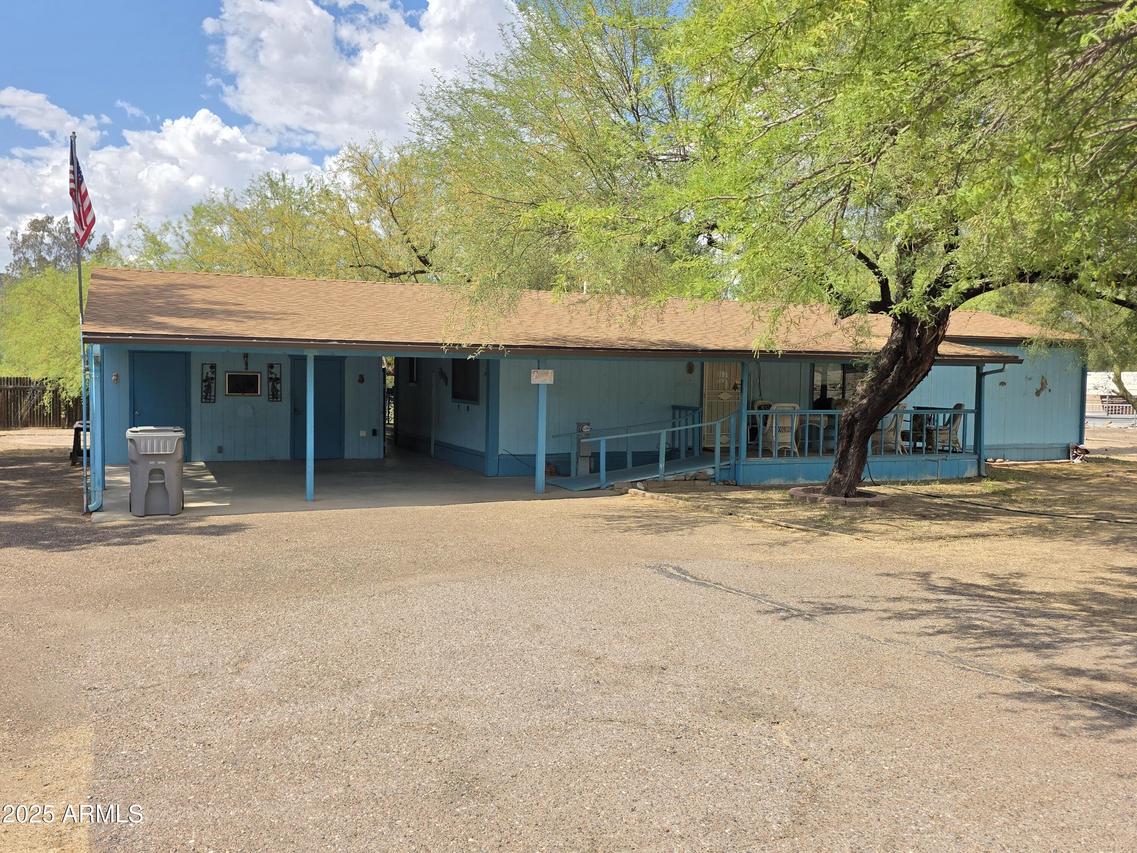 18820 E Kings Way, Black Canyon City, AZ 85324