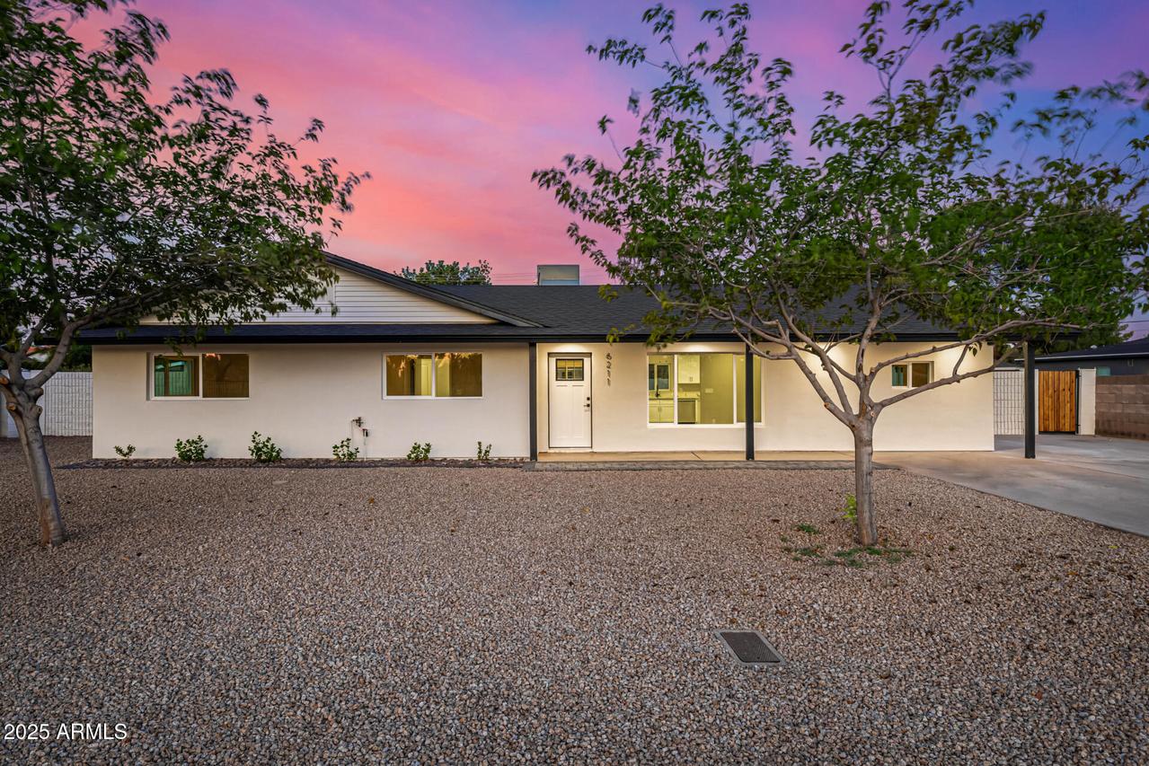 6211 N 11th Ave., Phoenix, AZ 85013