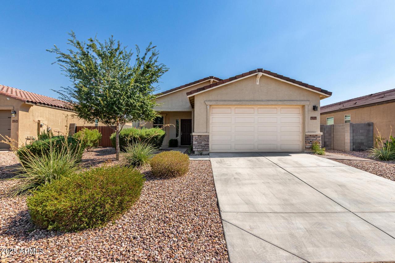7027 E Eagle Nest Way, San Tan Valley, AZ 85143