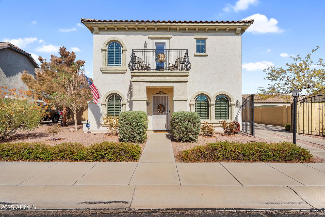 209 N Greenwood St., Mesa, AZ 85207