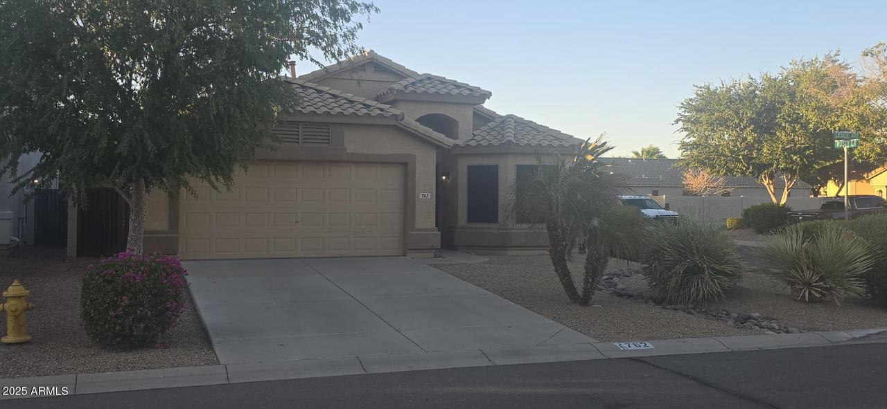 762 E Leslie Ave., San Tan Valley, AZ 85140