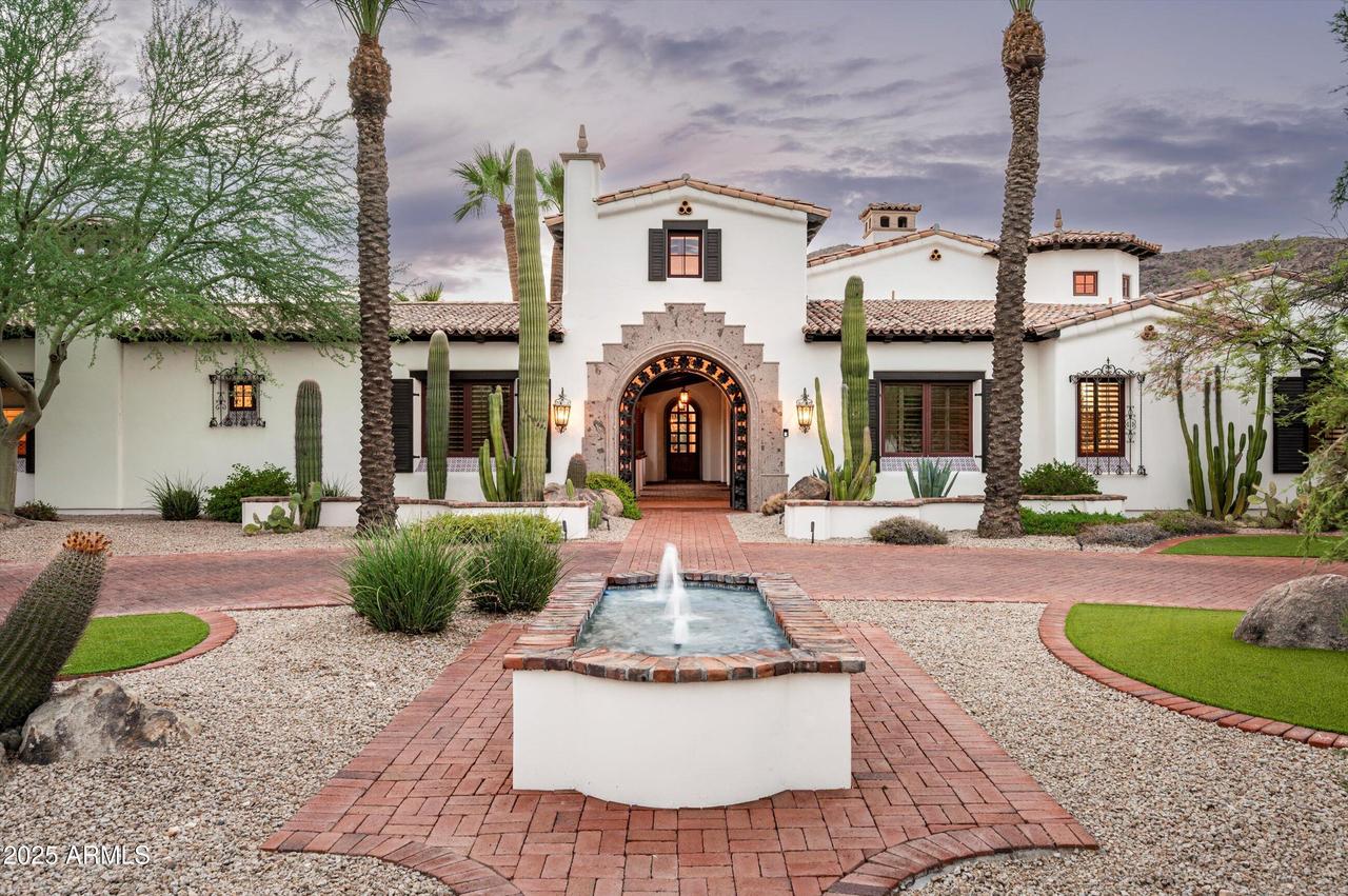 5842 E Redwing Rd., Paradise Valley, AZ 85253