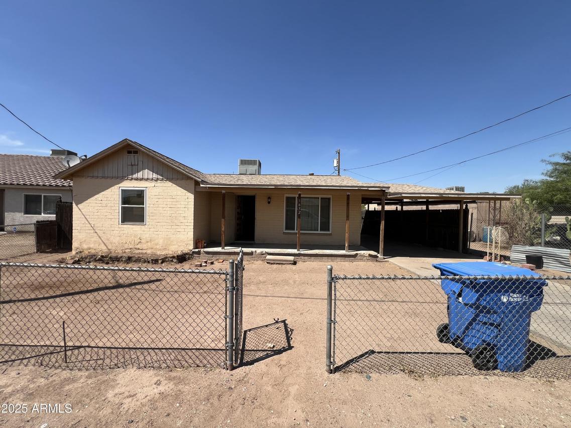1632 E Warner St., Phoenix, AZ 85040