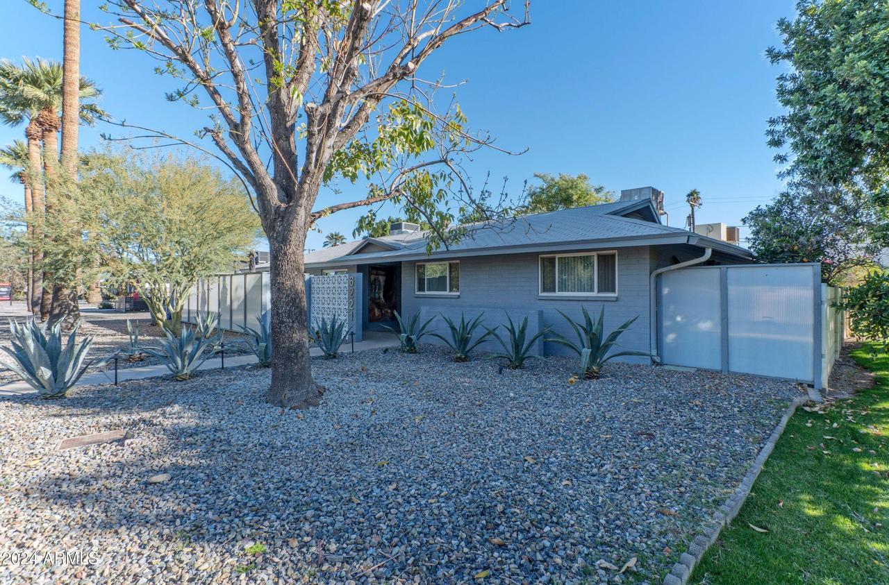 6221 N 13th Pl., Phoenix, AZ 85014
