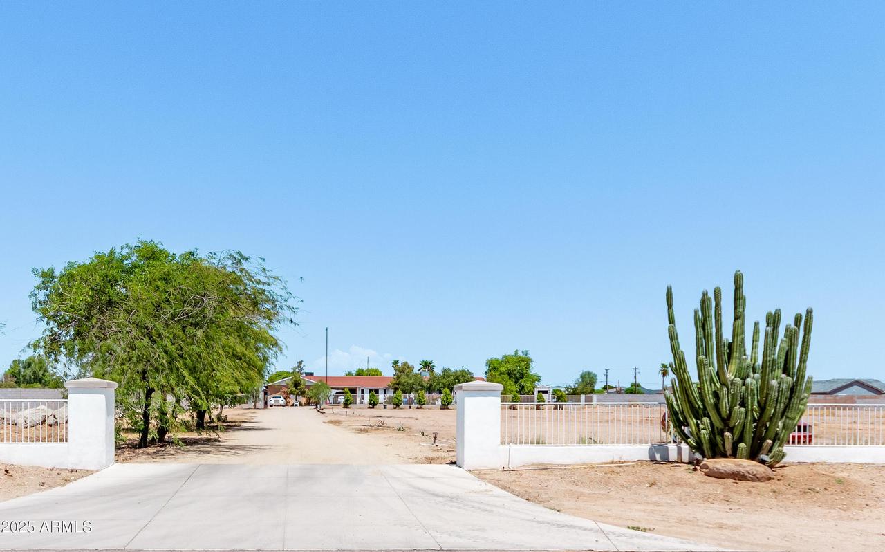 15186 W Tierra Buena Ln., Surprise, AZ 85374
