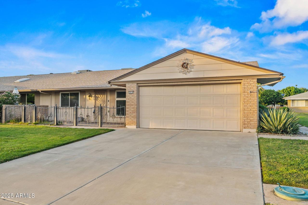 10114 W Royal Oak Rd., Sun City, AZ 85351