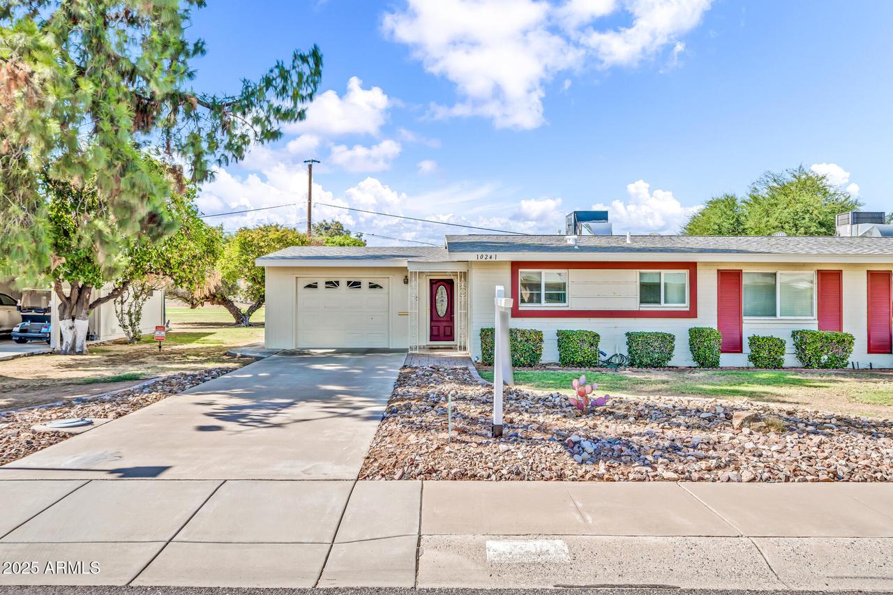10241 W Snead Cir., Sun City, AZ 85351