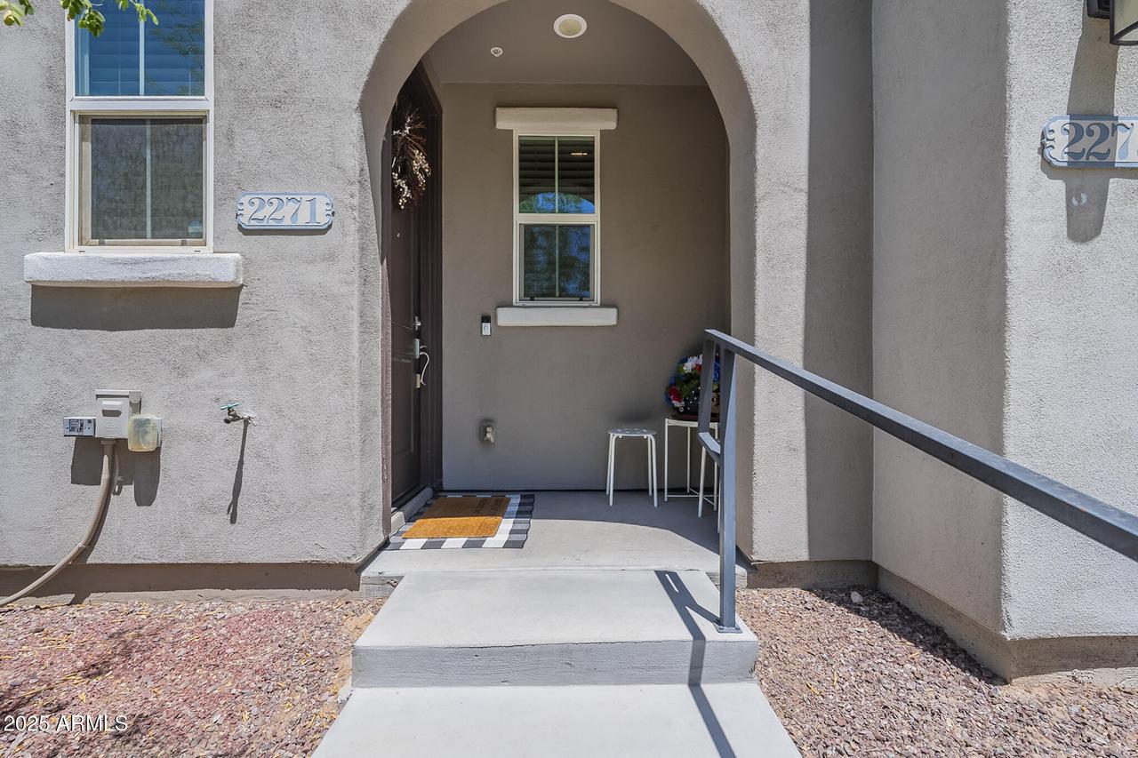 2271 E Hidalgo Ave., Phoenix, AZ 85040