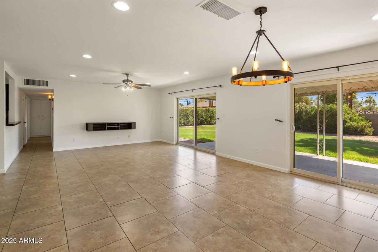 3907 N 81st St., Scottsdale, AZ 85251