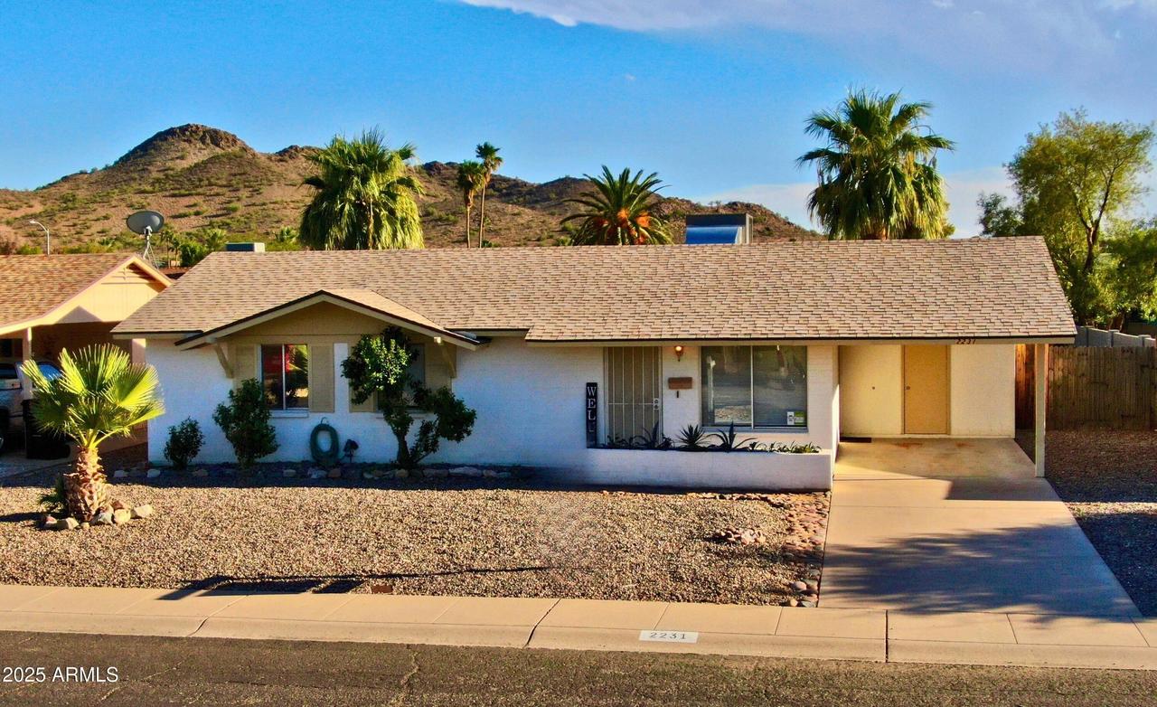 2231 E Janice Way, Phoenix, AZ 85022