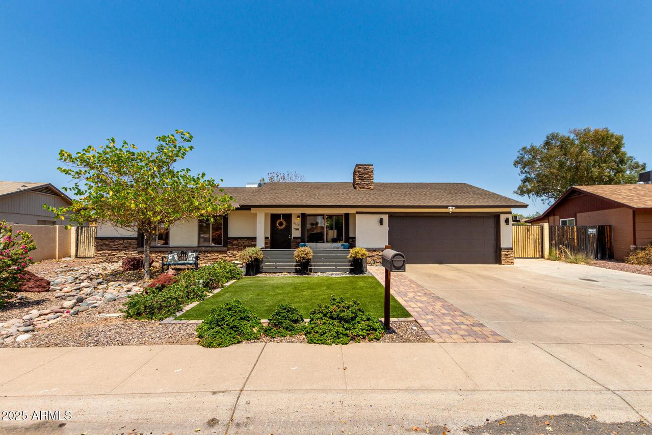 2302 E Chicago St., Chandler, AZ 85225