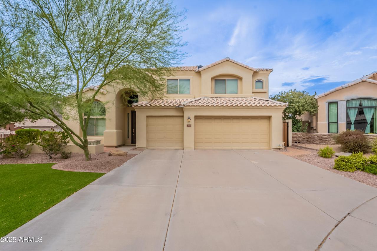 753 E Mountain Sage Dr., Phoenix, AZ 85048