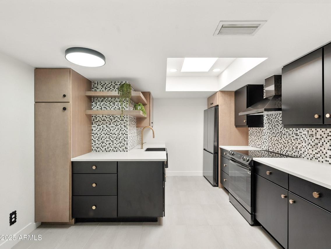 552 S Allred Dr., Tempe, AZ 85288