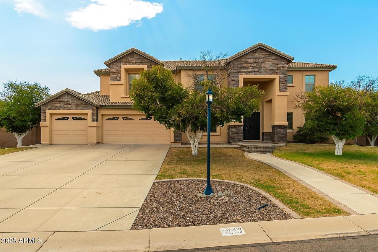 1130 N Oakland St., Mesa, AZ 85205