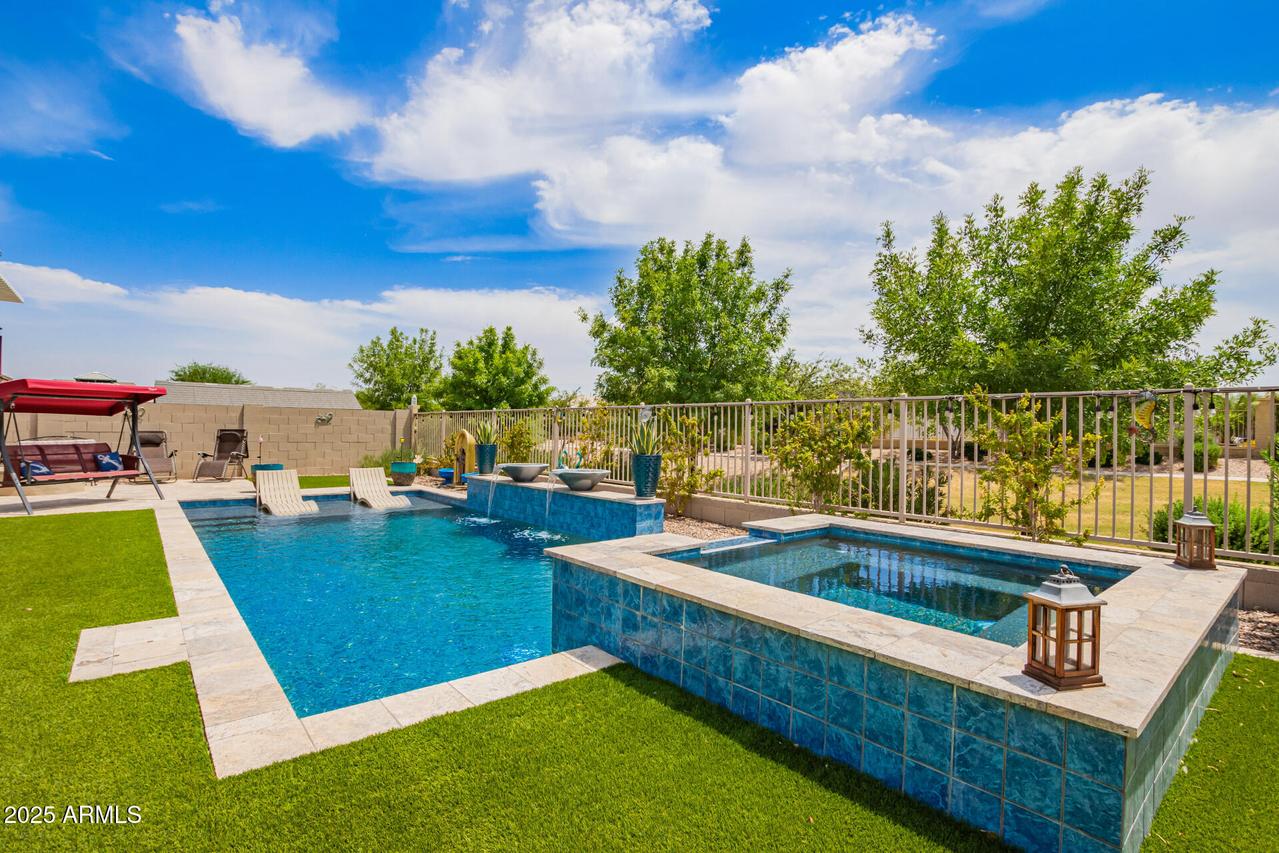 2041 W Larissa Ln., San Tan Valley, AZ 85144