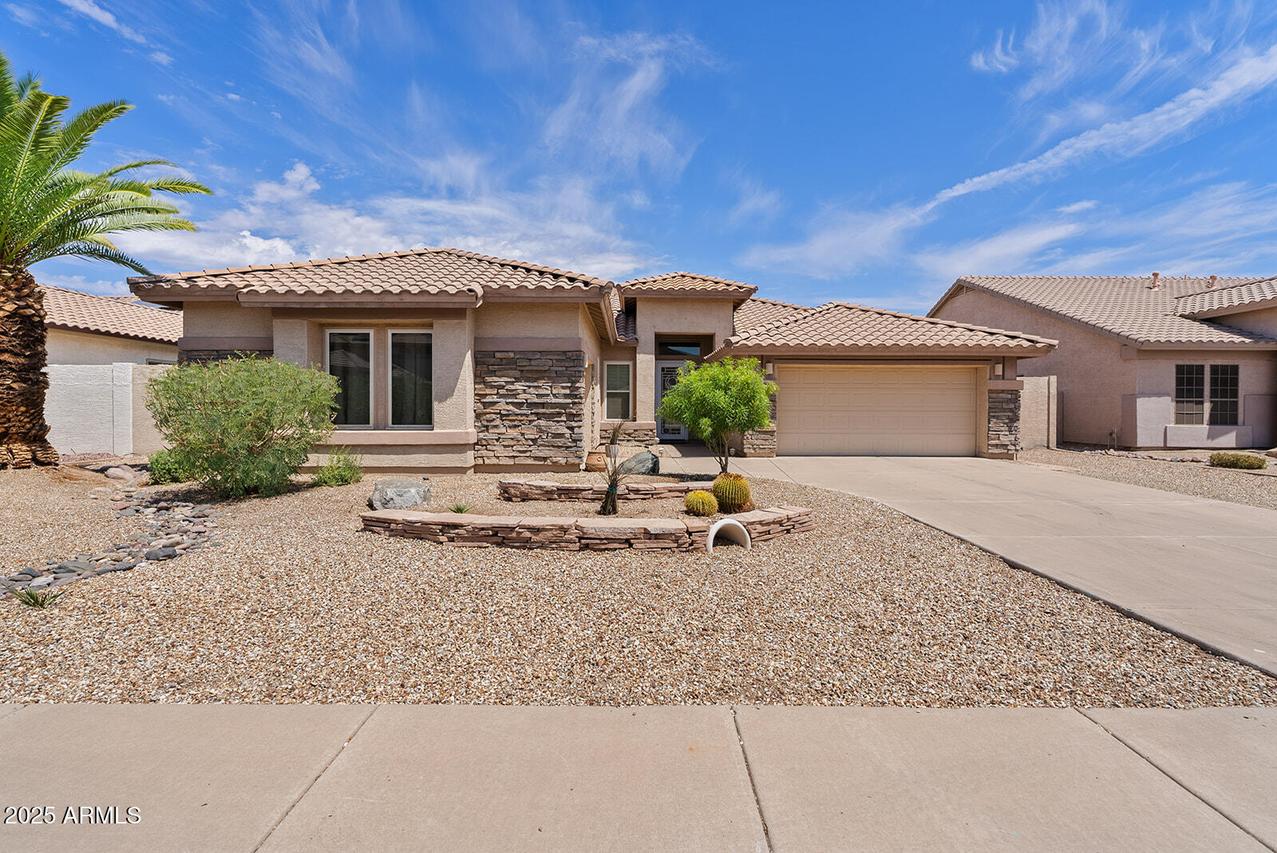 8004 W Robin Ln., Peoria, AZ 85383