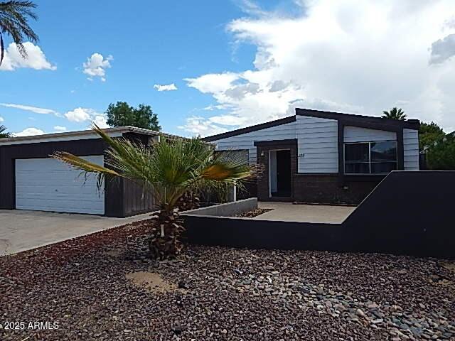 10449 W Devonshire Ave., Phoenix, AZ 85037