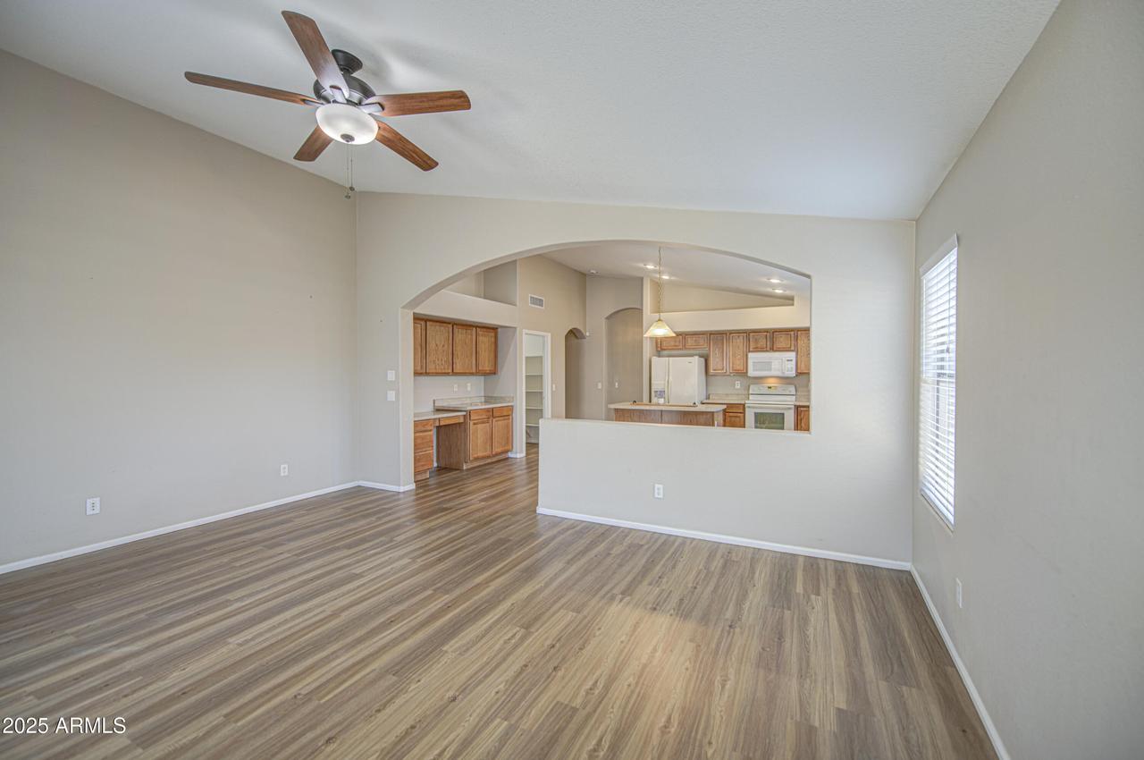 8213 S Jenna Ln., Laveen, AZ 85339
