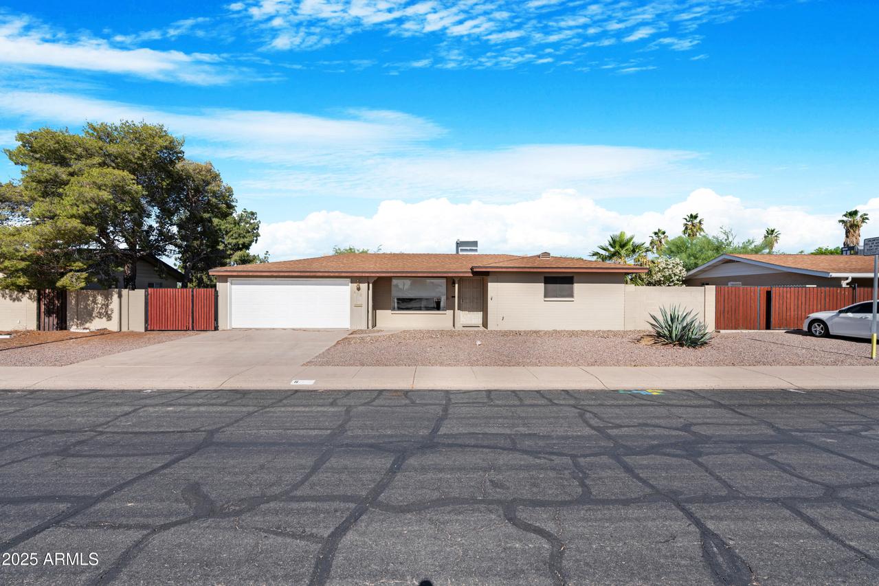 612 N Recker Rd., Mesa, AZ 85205