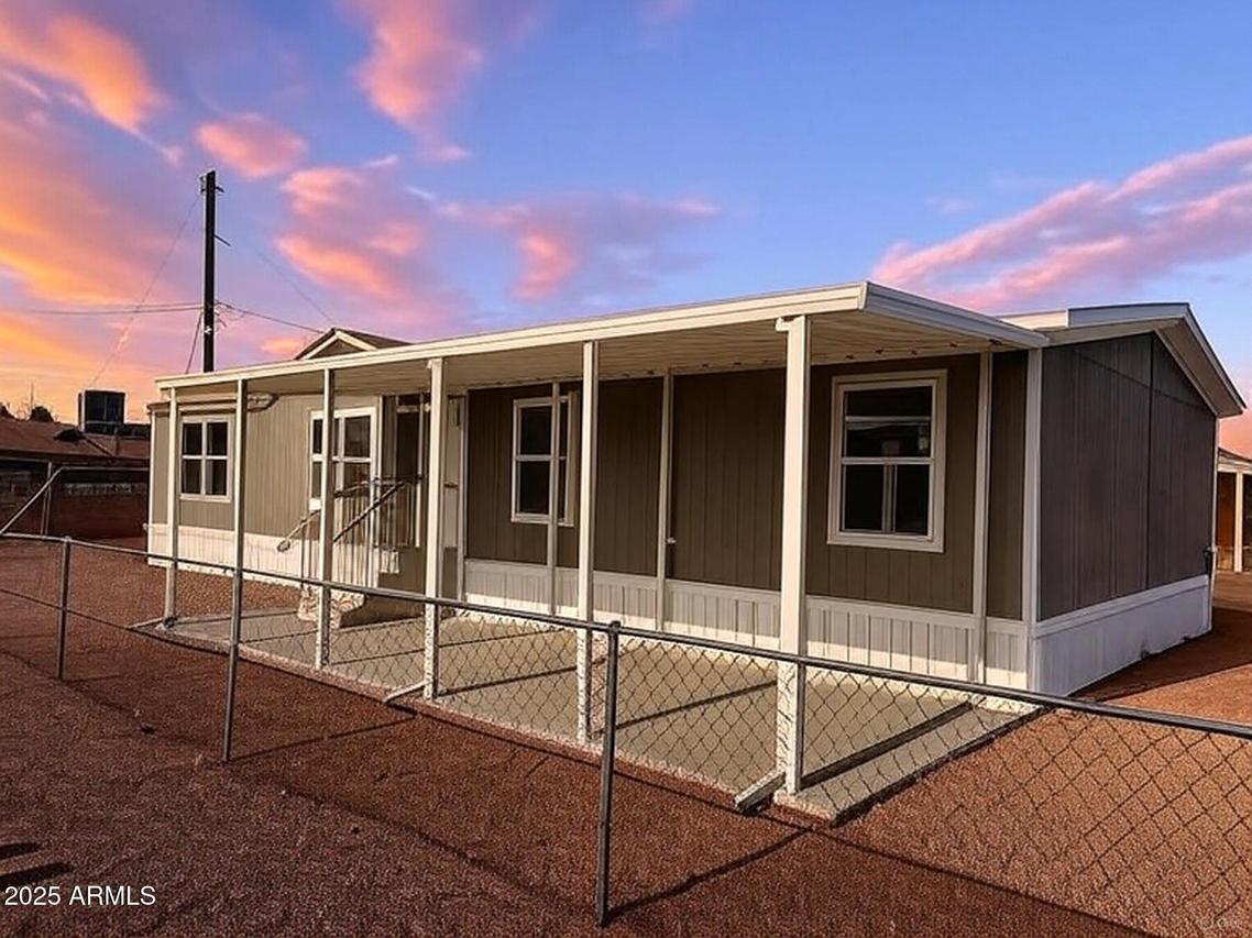 900 S Warner Dr., Apache Junction, AZ 85120