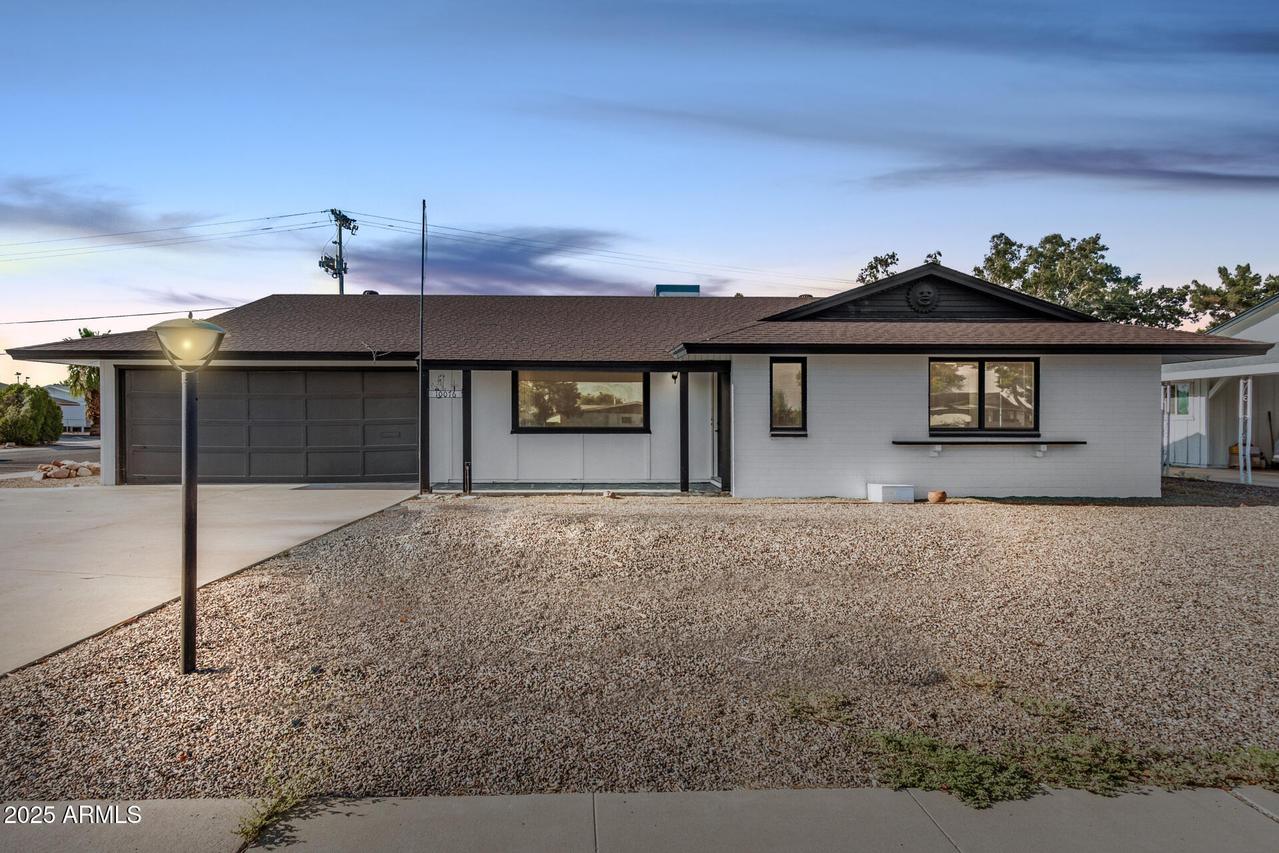10076 W Peoria Ave., Sun City, AZ 85351