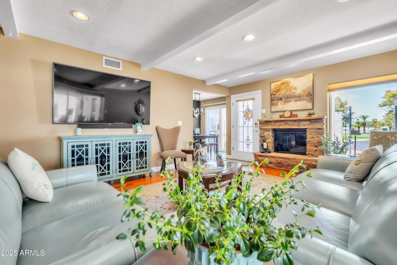 611 E Tam Oshanter Dr., Phoenix, AZ 85022