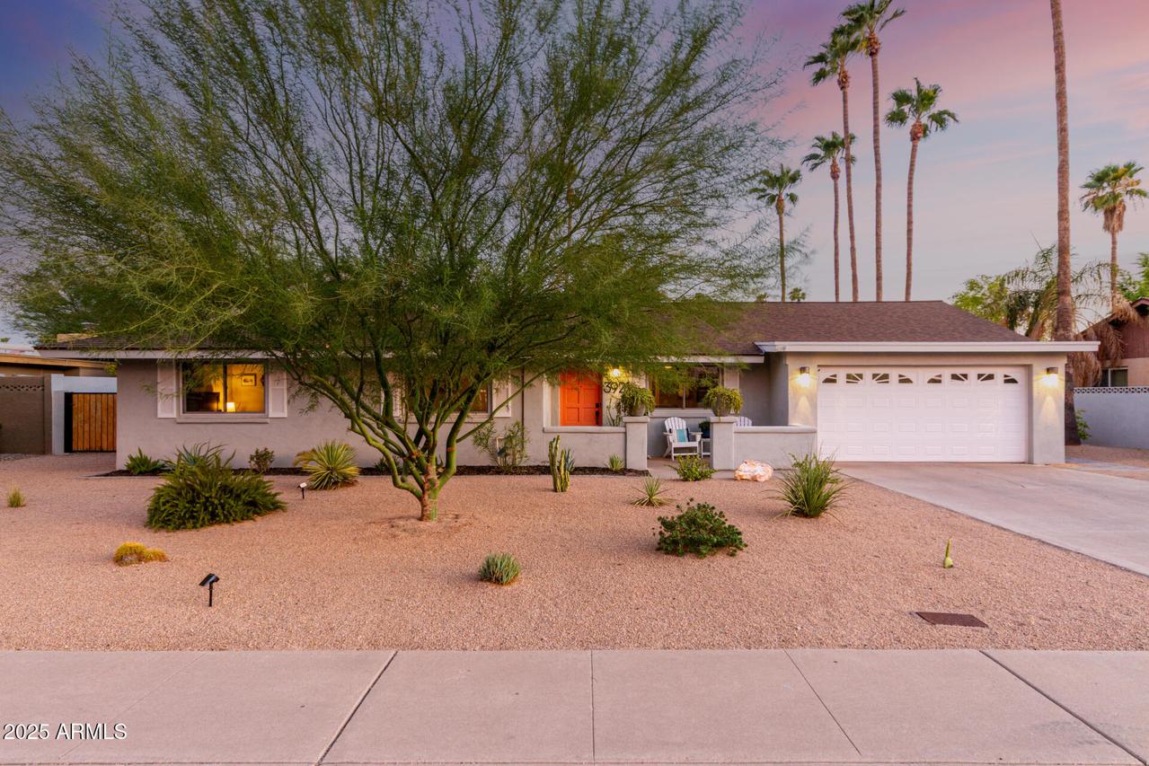 3921 E Paradise Dr., Phoenix, AZ 85028