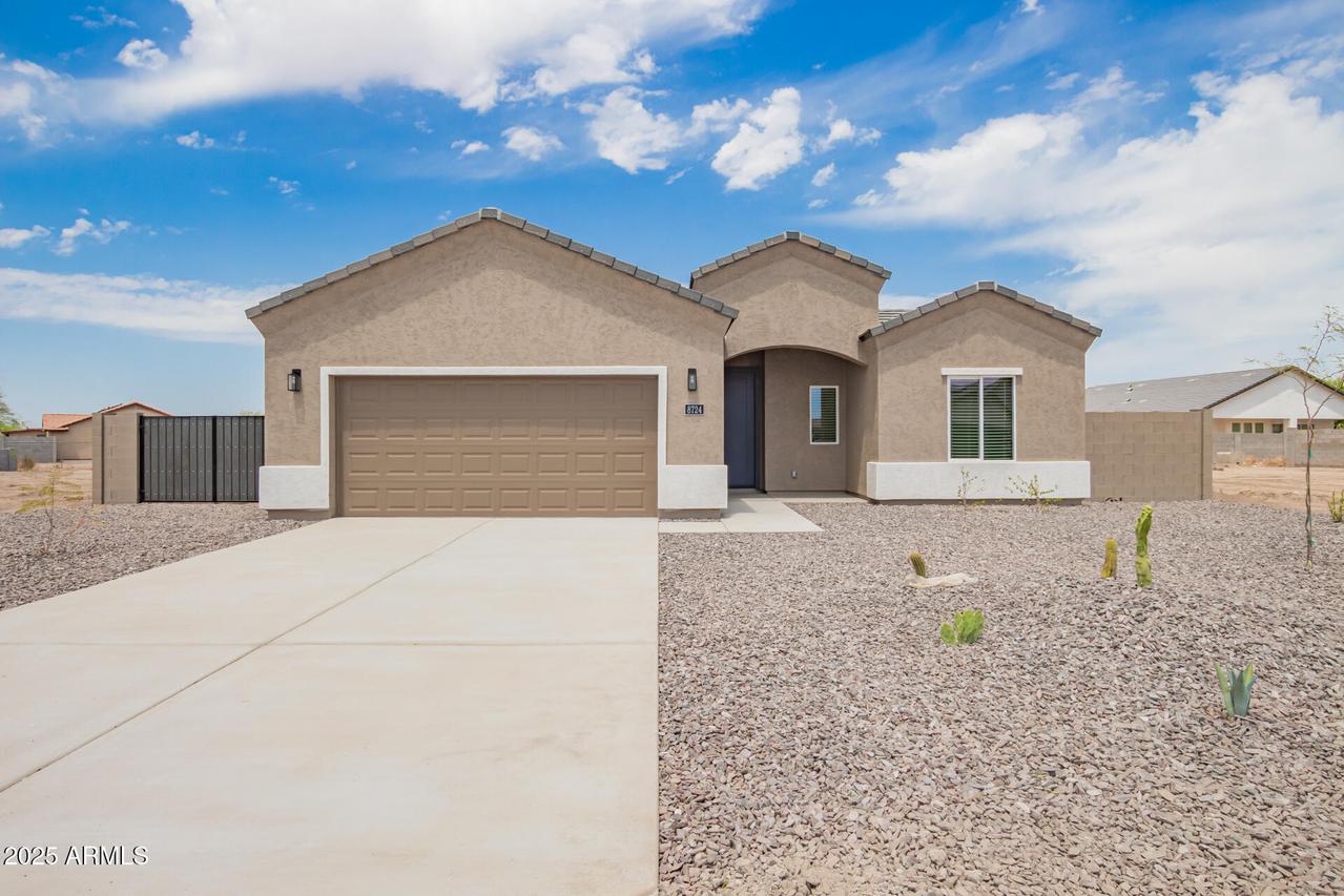 8724 W Reventon Dr., Arizona City, AZ 85123