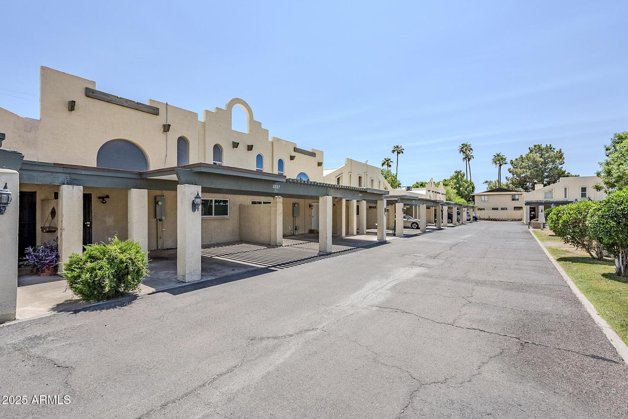 2223 E Catalina Dr., Phoenix, AZ 85016