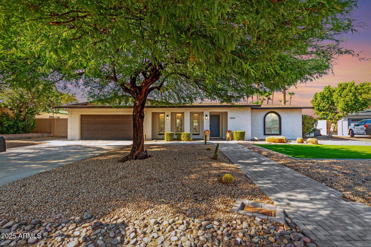 2550 E Sahuaro Dr., Phoenix, AZ 85028