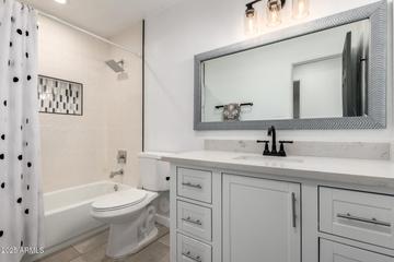 2550 E Sahuaro Dr., Phoenix, AZ 85028