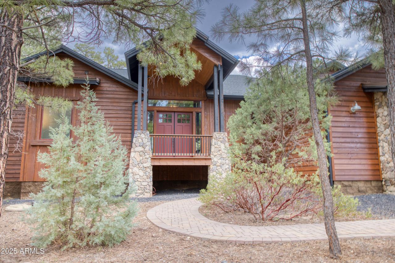 381 S Falling Leaf Rd., Show Low, AZ 85901