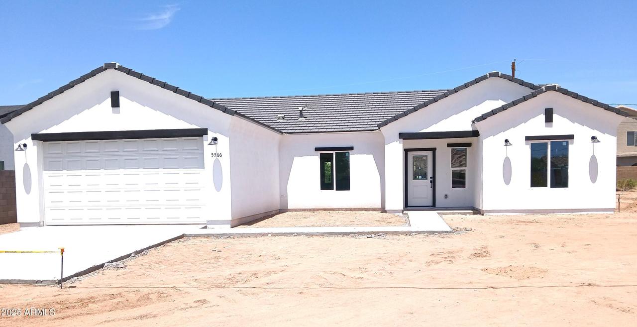5566 E Vista Grande Dr., San Tan Valley, AZ 85140