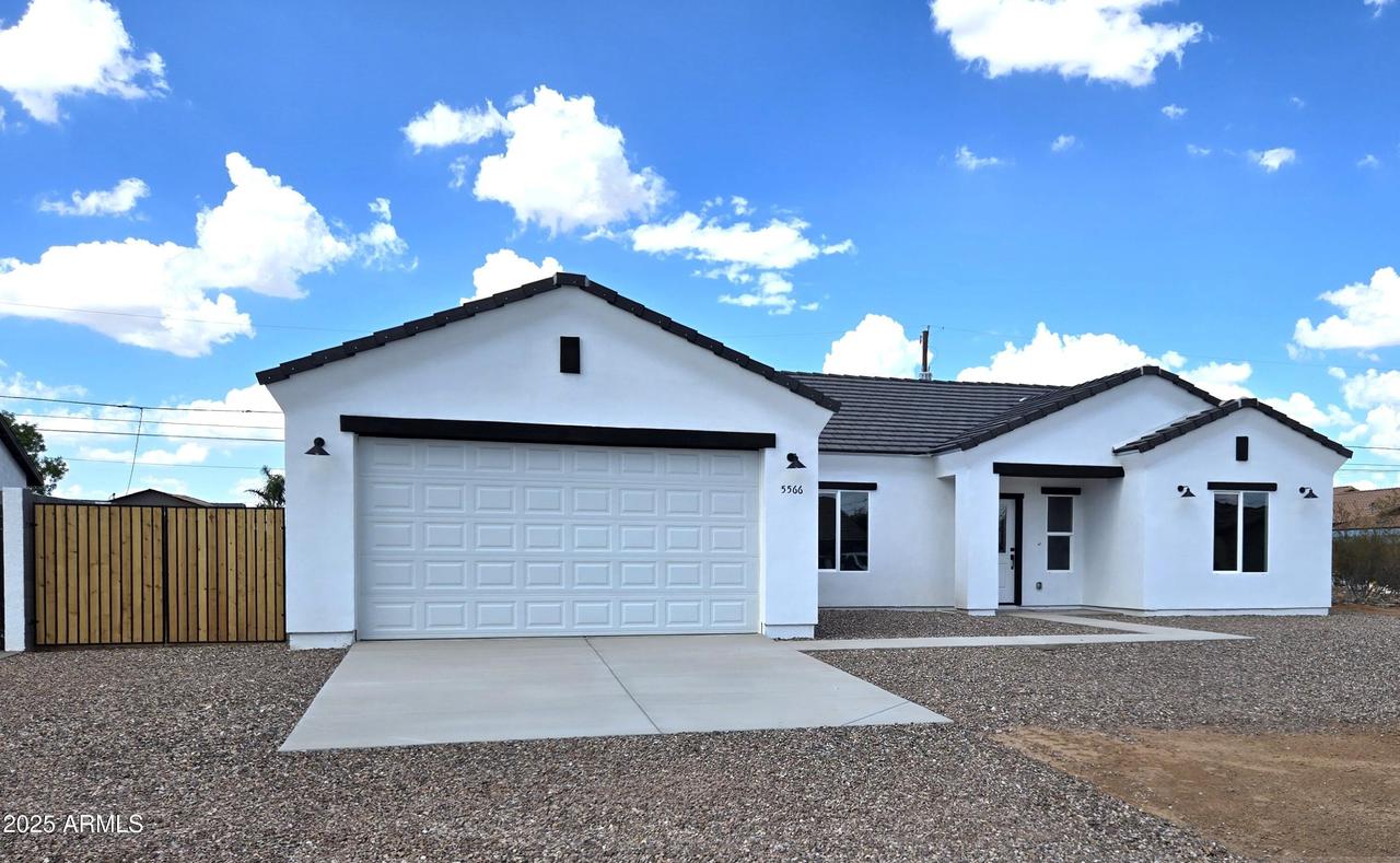 5566 E Vista Grande Dr., San Tan Valley, AZ 85140