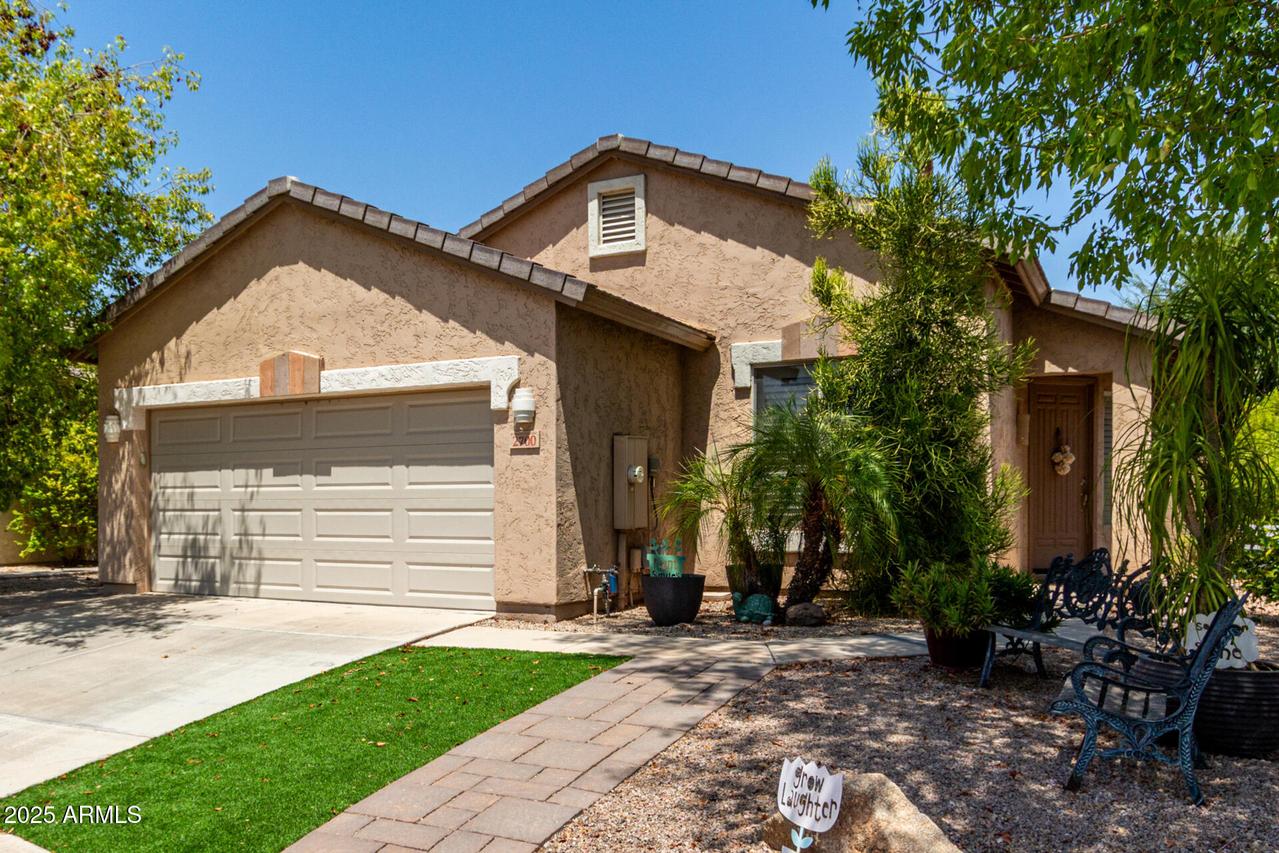 2700 E Hulet Dr., Chandler, AZ 85225
