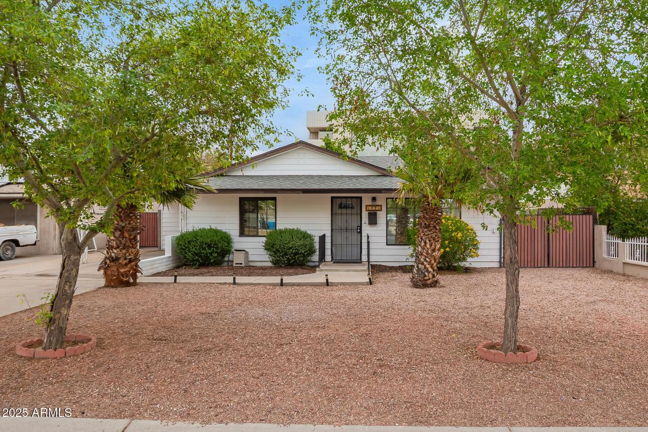 5025 N 20th Ave., Phoenix, AZ 85015