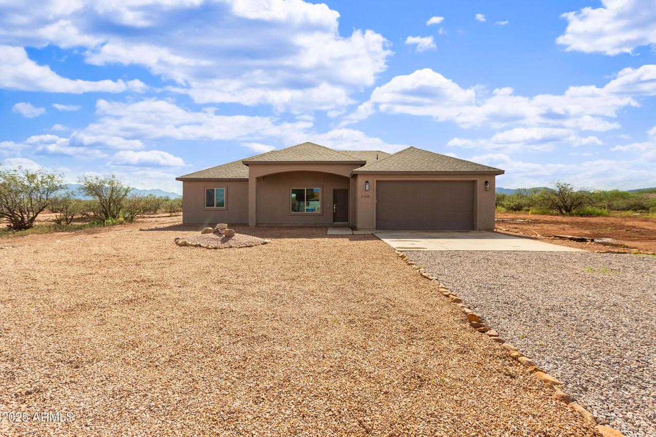 2105 N Ellie Way, Huachuca City, AZ 85616