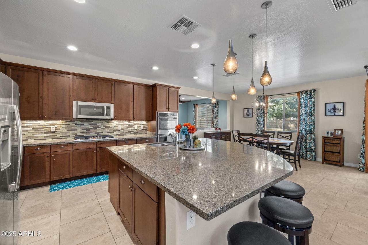 10648 E Kinetic Dr., Mesa, AZ 85212