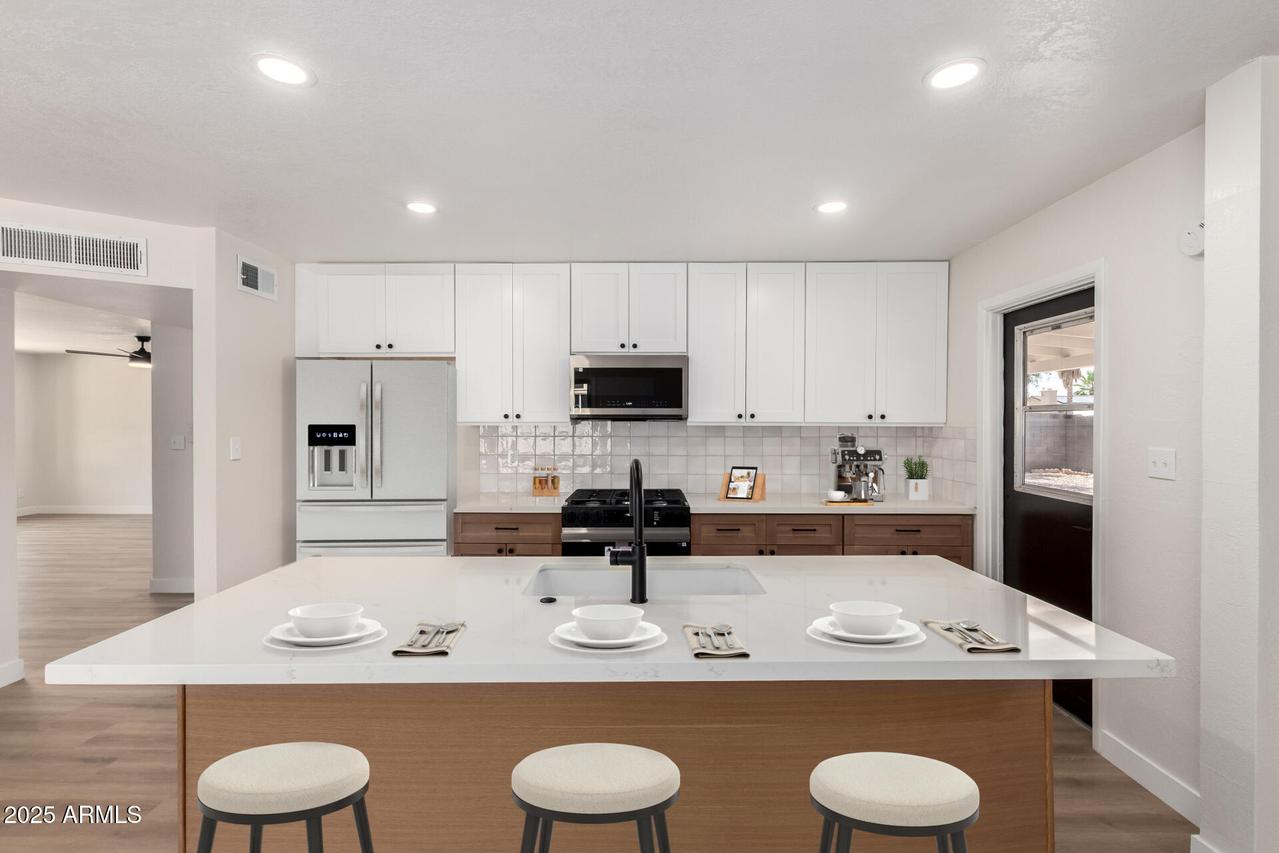 3021 W Angela Dr., Phoenix, AZ 85053