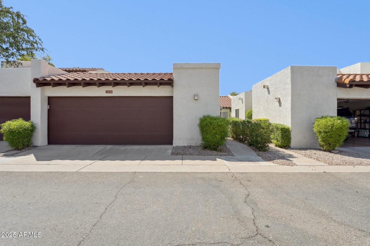 11616 N 40th Way, Phoenix, AZ 85028