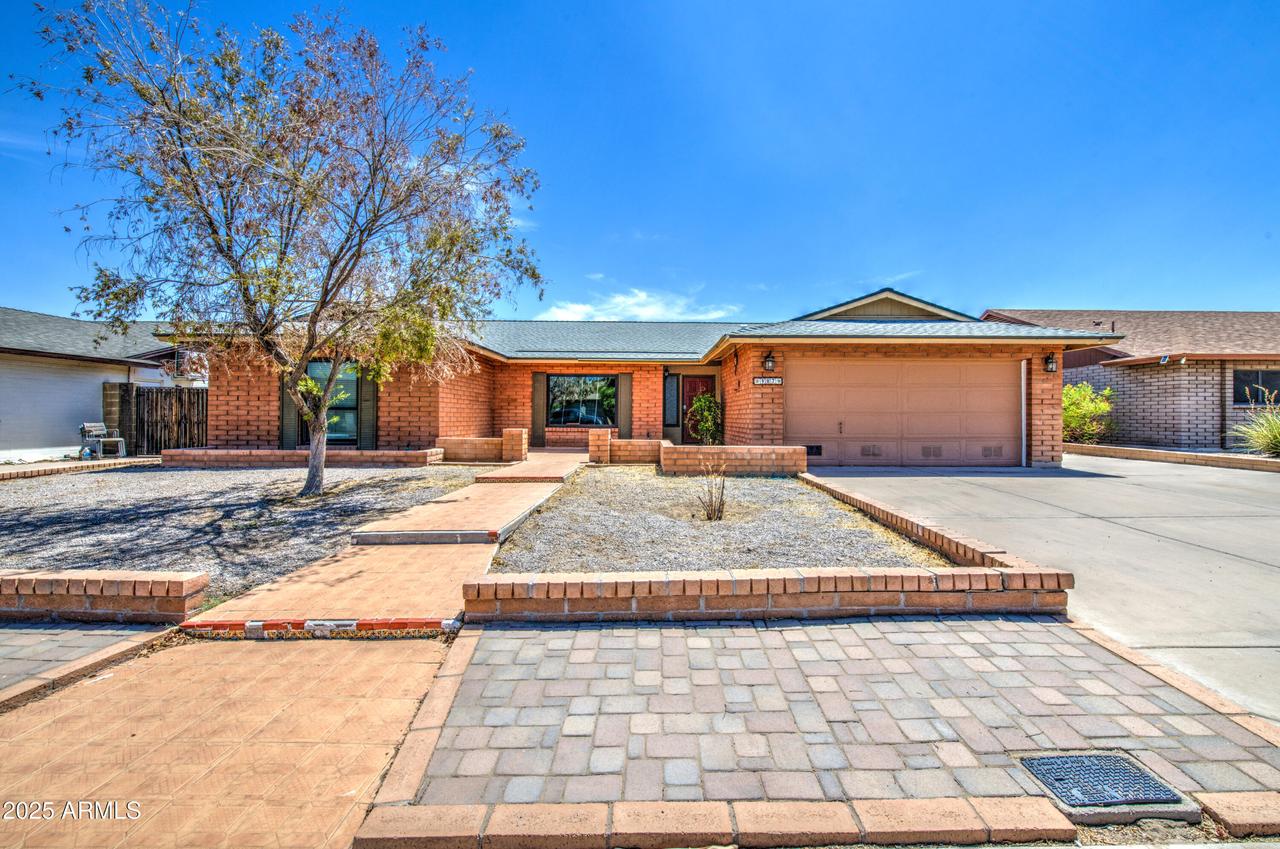 907 W Redfield Rd., Tempe, AZ 85283